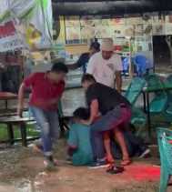 2 Warga Desa Talang Mulya 'Dikeroyok' Polisi
