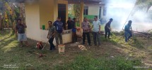 Desa Baturijal Hulu Galakkan Gotong Royong Bersihkan Pos Satkamling, Camat Peranap Apresiasi Kekompakan Warga