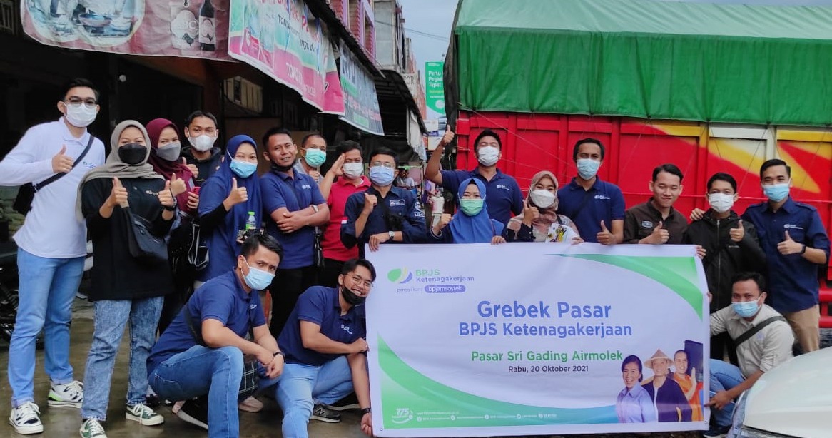 BPJS Ketenagakerjaan Rengat Gelar Grebek Pasar di Air Molek, Inhu