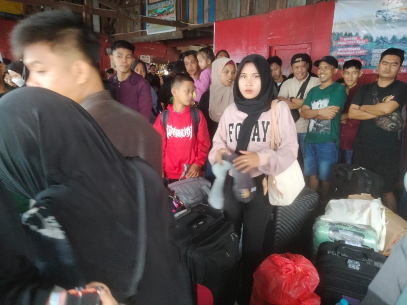 Pelabuhan Sungai Guntung, Inhil Dipadati Pemudik Jelang Lebaran