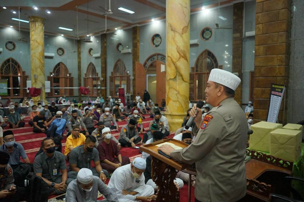 Safari Ramadhan di Masjid Nurussalam, Kapolda Riau Yakini Silaturahmi Mudahkan Tugas Polisi