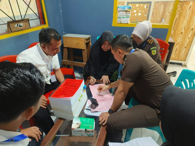 Kasus TPPU Bandar Narkoba Mak Gadi, Berkas Lengkap Polres Inhu Serahkan BB Senilai 5,4 Miliar dan Tersangka