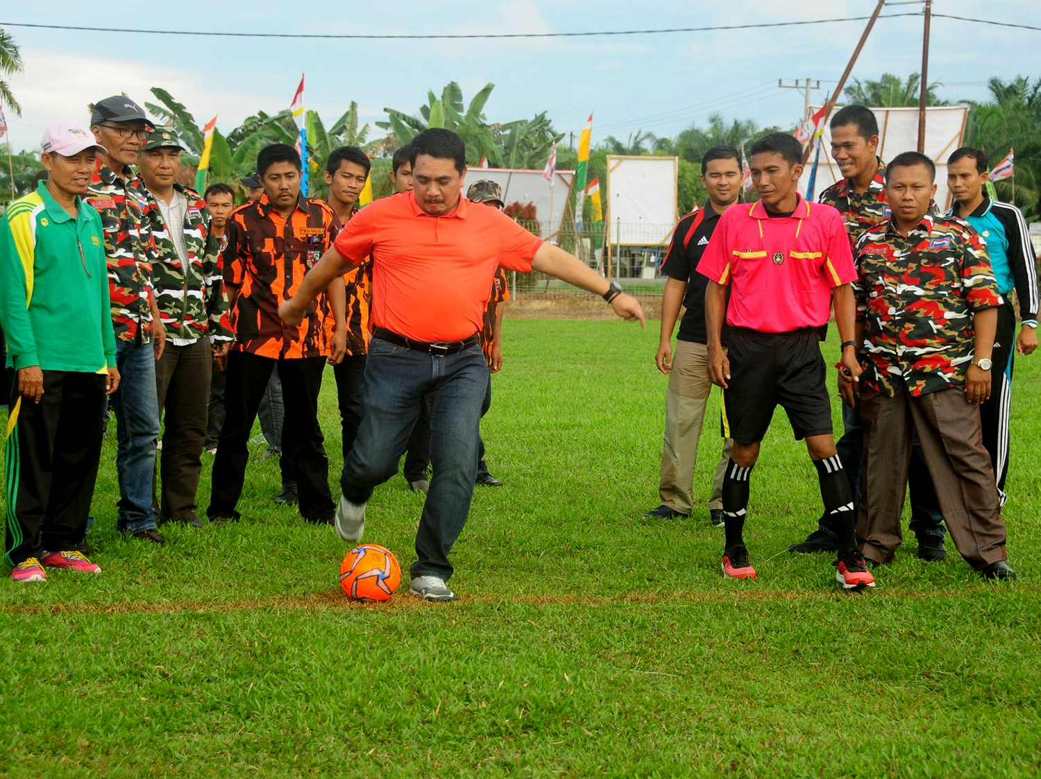 Buka Turnamen Mini Soccer LMPI di Seberida, Ini Harapan Wabup Inhu
