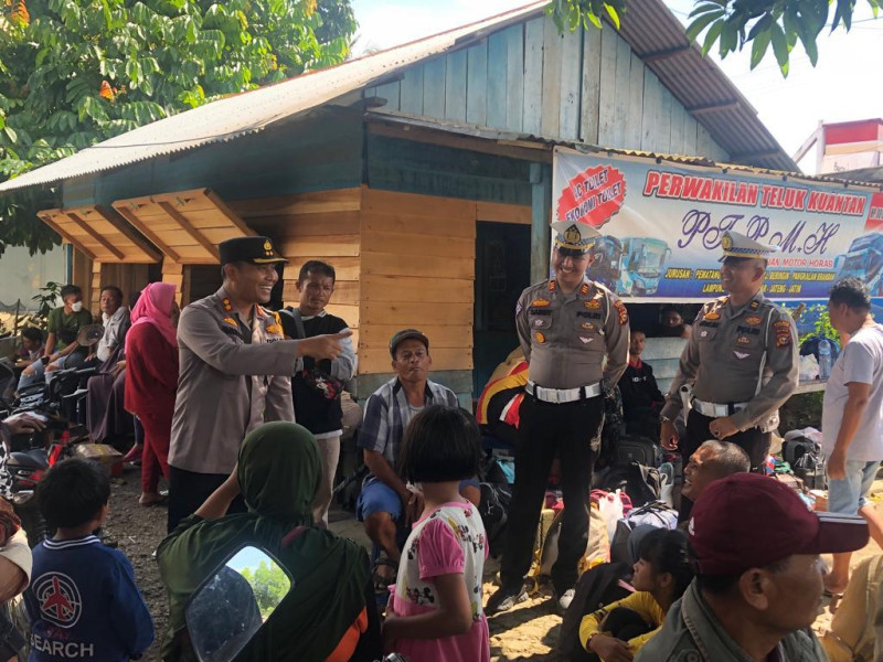 Demi Kelancaran Dan Keamanan Kapolres Dan Kasat Lantas Polres Kuansing Cek Kelayakan Angkutan Umum