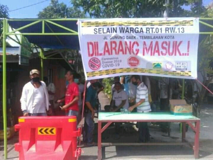 Pasca Positif Covid-19, Warga Jalan Gunung Daek Tembilahan Adakan Lockdown Lokal