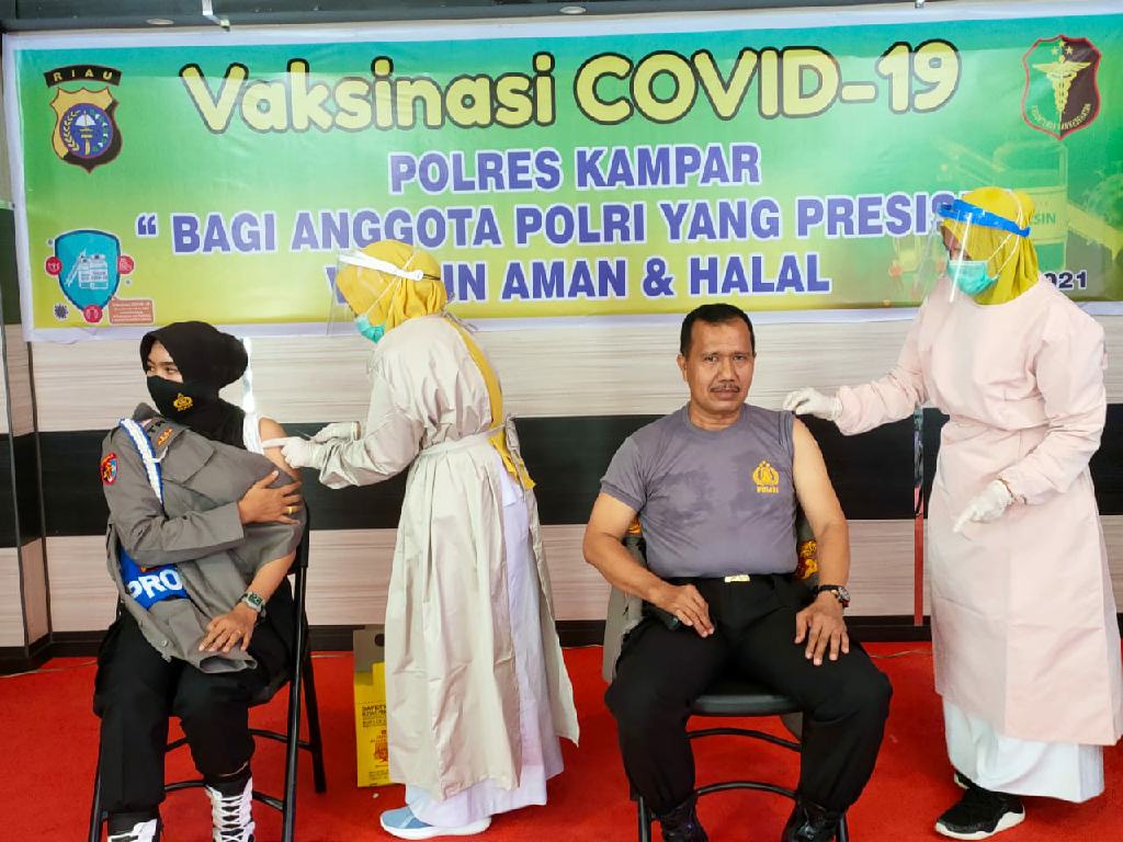 Hari ini Personel Polres Kampar Kembali Divaksinasi COVID-19 untuk Tahap II 
