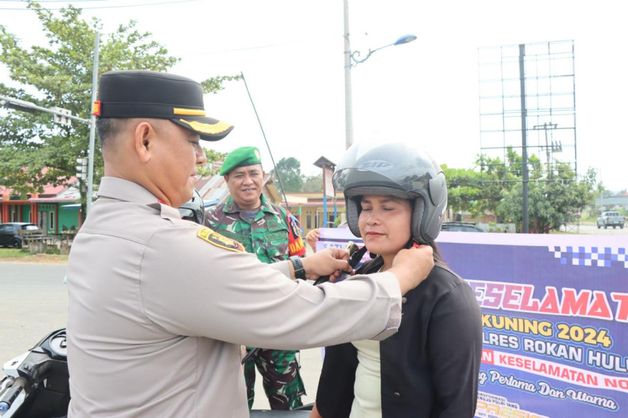 Kapolres Rohul Pimpin Apel Gelar Operasi Keselamatan Lancang Kuning 2024