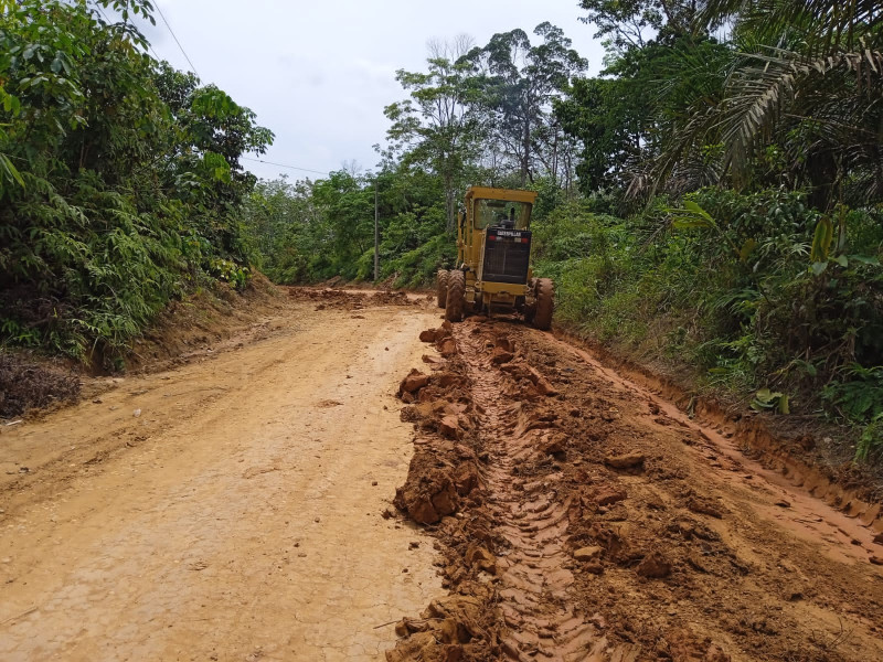 Agar Akses Jalan Warga Lancar PUPR Kuansing Gesa Pengerjaan 7 KM  Jalan Sigaruntang