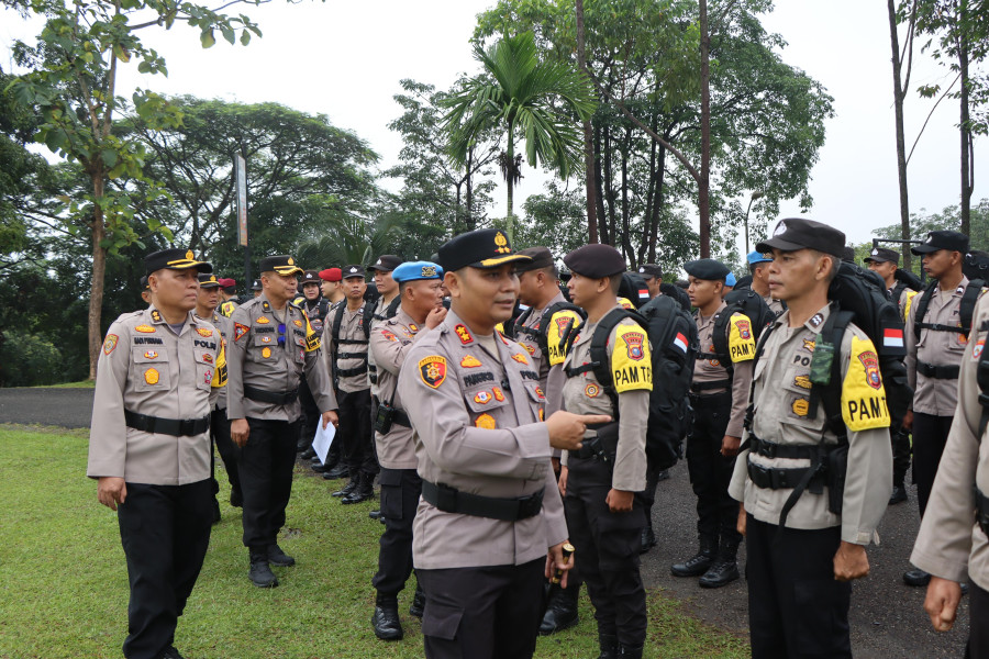 Pimpin Apel Pergeseran Pasukan Pengamanan TPS pemilu 2024 Kapolres Bersama Jajaran Siap Laksanakan Tugas Pengamanan