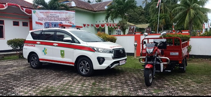 Sambangi Kota Apung Siswandi Serahkan Mobil dan Tosa untuk Masyarakat Sedanau