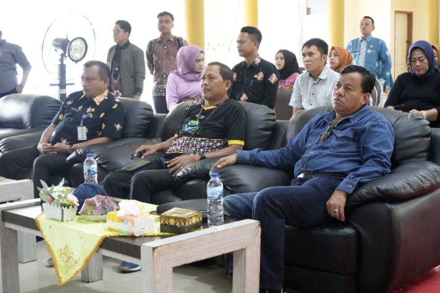 Dukung Dan Saksikan Anak Jalur Rajo Bujang Tampil Di Televisi,  Bupati Gelar Nobar , Sebut Bukti Pacu Jalur Mendunia