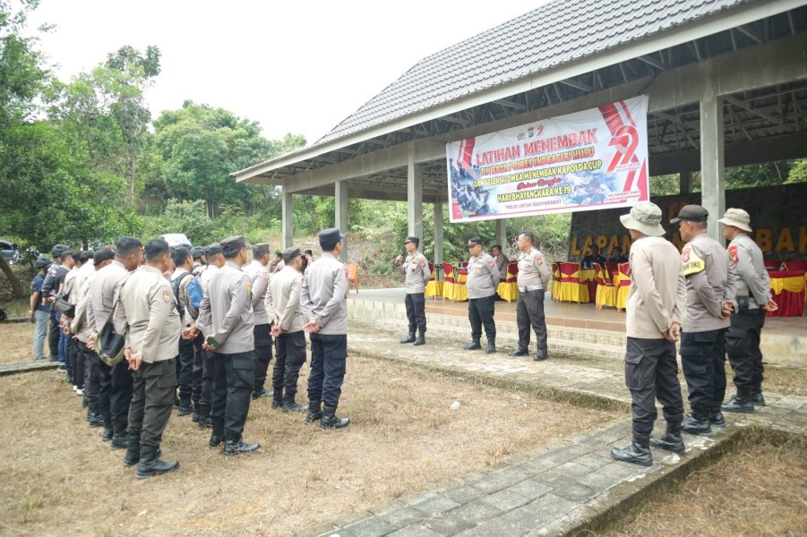 Polres Inhu Gelar Latihan Menembak Jelang Kapolda Cup, Tingkatkan Kemampuan Tim Raga dan Seleksi Peserta Hari Bhayangkara ke-79