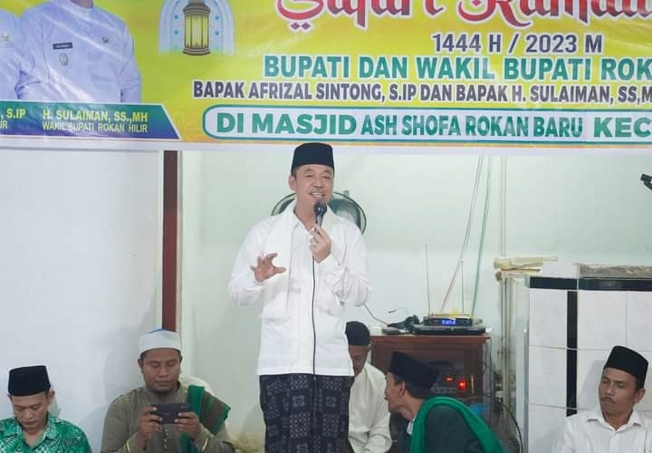 Safari Ramadhan di Pekaitan, Bupati Ajak Masyarakat Dukung Program Pemkab Rohil
