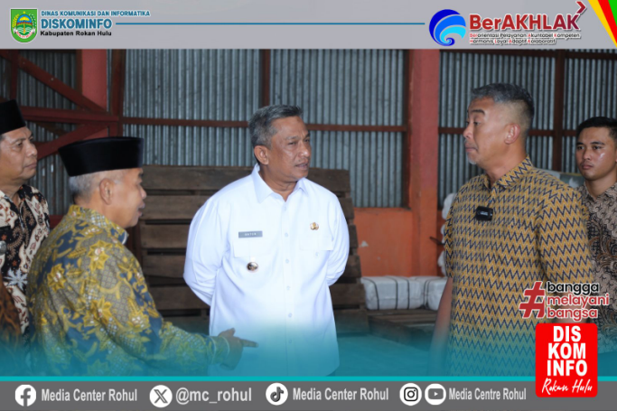 Bupati Rohul Tinjau Gudang Bulog Tandun, Pastikan stok Beras Aman Selama Ramadhan