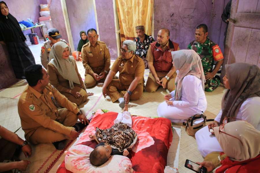 Fokus Stunting PJ. Bupati Kunjungi Anak Penderita Stunting di Gampong Cot Patisah