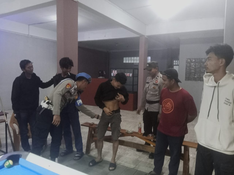 Panit II Reskrim IPDA Bambang Hermanto, S.H., M.H Pimpin Razia Untuk menjaga Sitkamtibmas di Wilkum Polsek Kateman