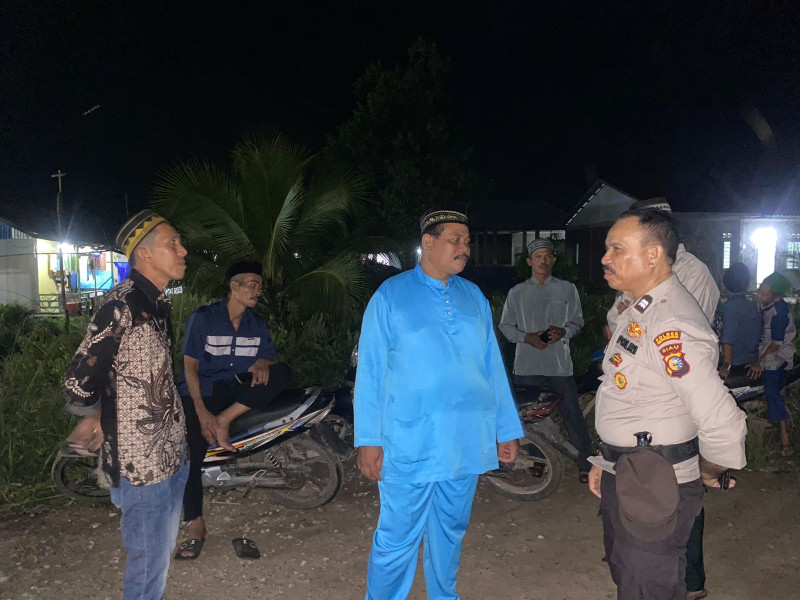 Gandeng Tokoh Agama Desa Air Tawar, Kanit Binmas Polsek Kateman Harapkan Pilkada Riau Damai dan Kondusif