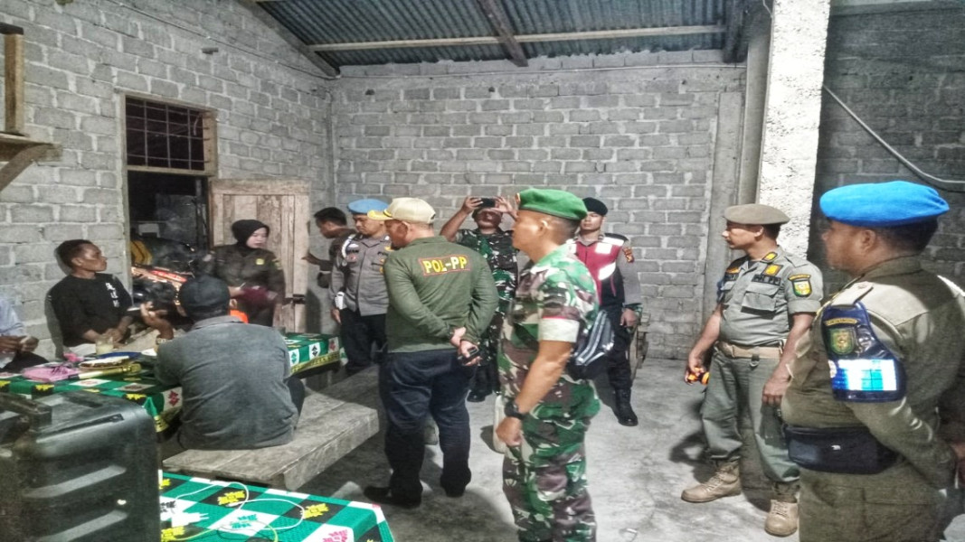 Satpol PP PKP Kuansing Lakukan Razia Gabungan Sisir Warung Remang-Remang.