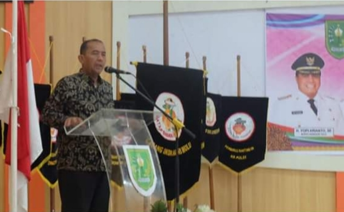 Wakili Bupati Inhu, Junaidi Rachmat Hadiri Pelantikan dan Buka Seminar  Ikatan Bidan Indonesia
