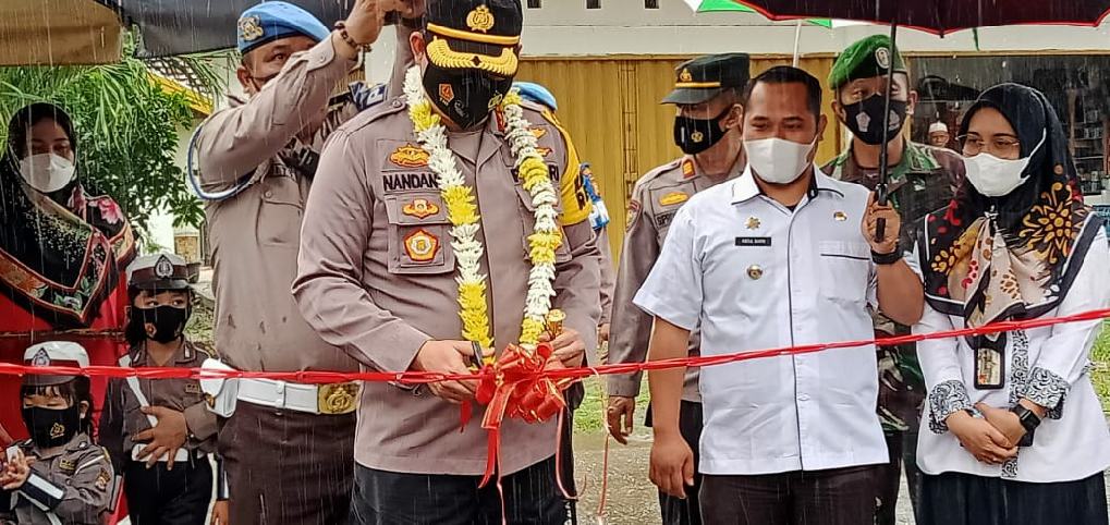 Kapolresta Pekanbaru Resmikan Launching Drive Thru dan Aplikasi Presisi Polsek Tampan