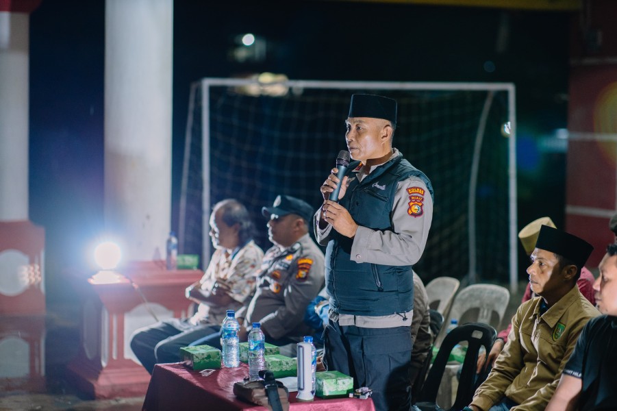 Kapolsek Kateman Kawal Langsung Arak-arakan Pengantin Sahur Perdana di Sungai Guntung