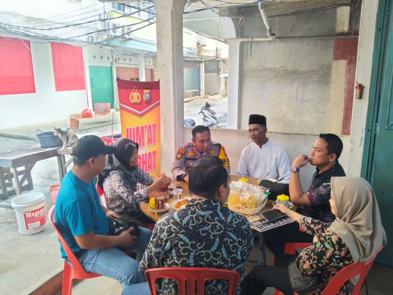 Jumat Curhat: Kapolsek Kateman Gali Aspirasi dan Pastikan Keamanan Pasca Pilkada 2024