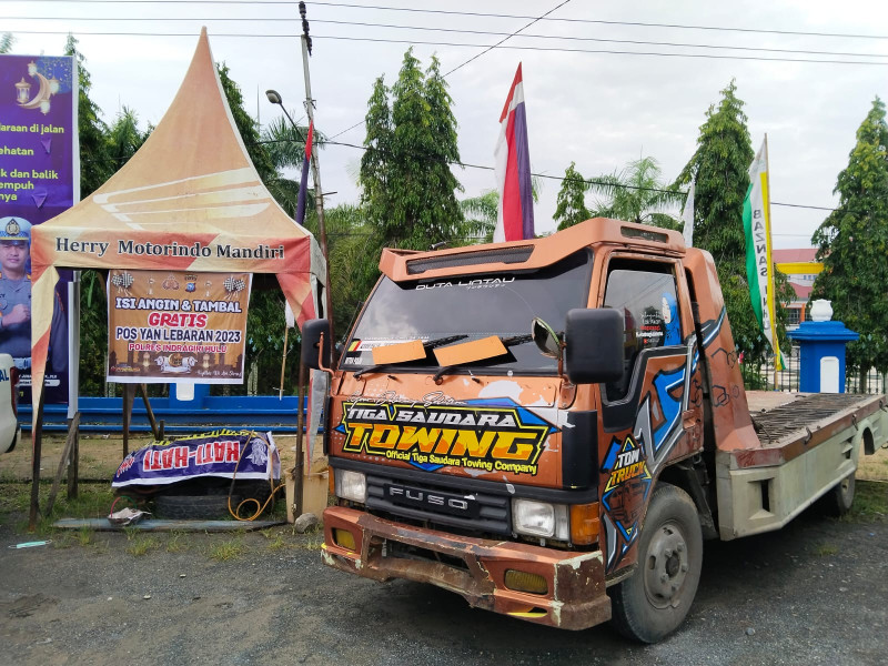 Pospam dan Posyan di Inhu Layani Tambal Ban Kendaraan dan Isi Angin Gratis