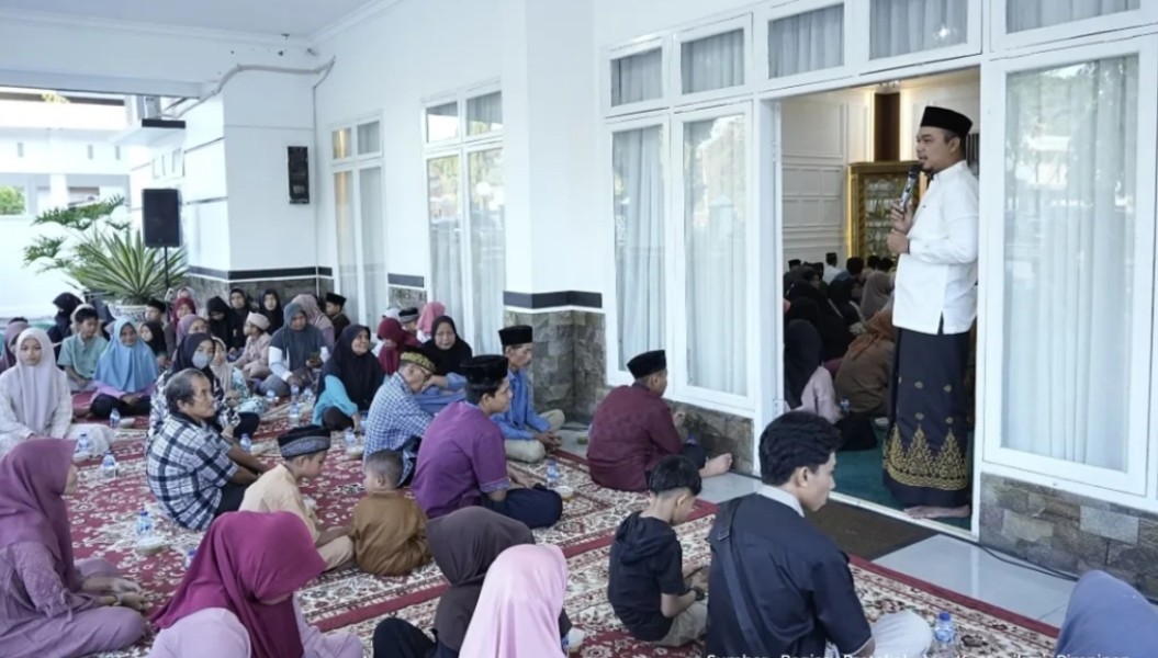 Bupati Ade Undang Ratusan Anak Yatim Berbuka Puasa di Rumah Dinas