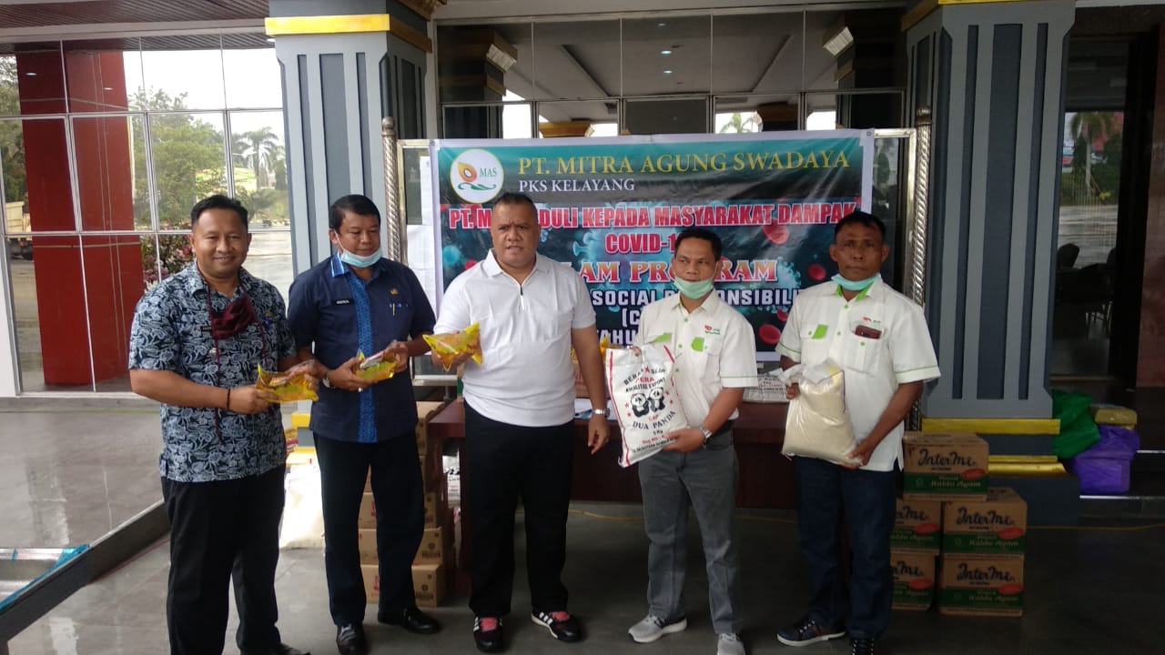 Bupati Inhu Terima Bantuan Sembako untuk Masyarakat Terdampak Covid-19 dari PT MAS Kelayang