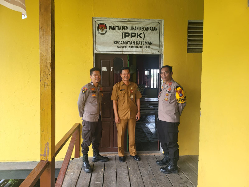 Kapolsek Kateman KOMPOL Ermanto Tingkatkan Sinergi dengan PPK Menjelang Pilkada Serentak 2024 untuk Ciptakan Suasana Damai