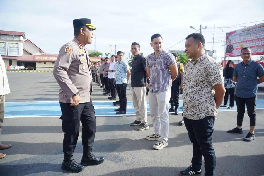 Memperkuat Hubungan Harmonis Antara Kepolisian dan Masyarakat Polres Lhokseumawe Pengecekan Sikap Tampang Personil
