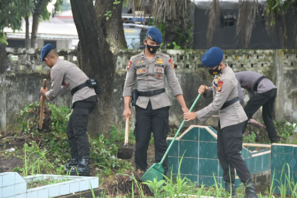 Jelang HUT ke-76 Korps Brimob Polri, Satuan Brimob Polda Riau Goro ke Taman Makam Bahagia