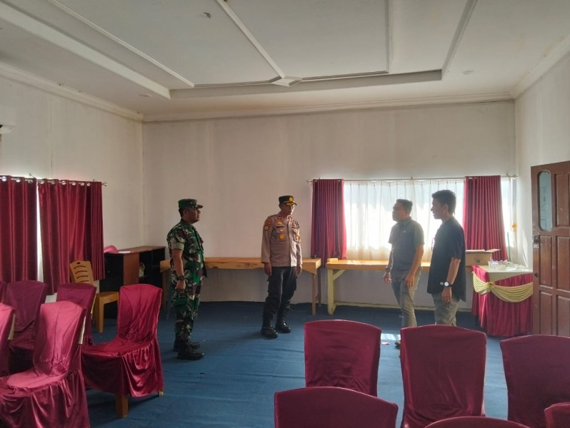 Polsek Kateman Bersama Koramil 06 dan Panwaslu Tinjau Kesiapan Gudang Logistik PPK Kecamatan Kateman