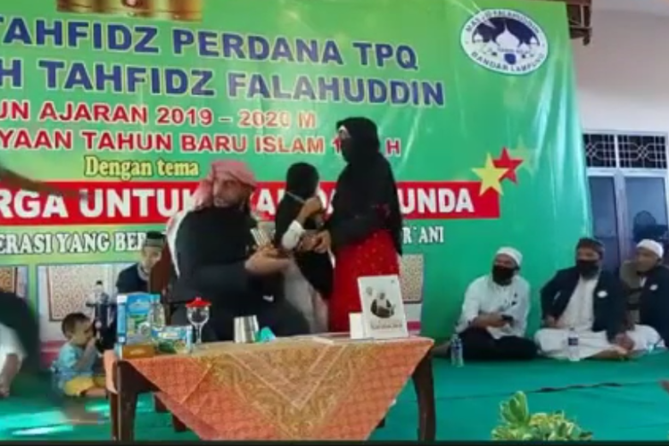 Syekh Ali Jaber Ditusuk Orang Tak Dikenal di Lampung!