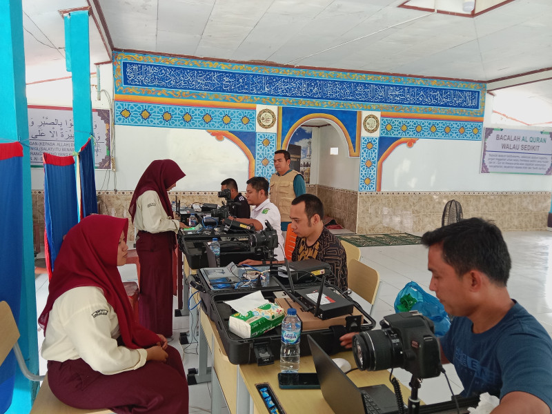 Siswa SMKN 1 Lubuk Batu Jaya Antusias Ikuti Perekaman E-KTP oleh Disdukcapil