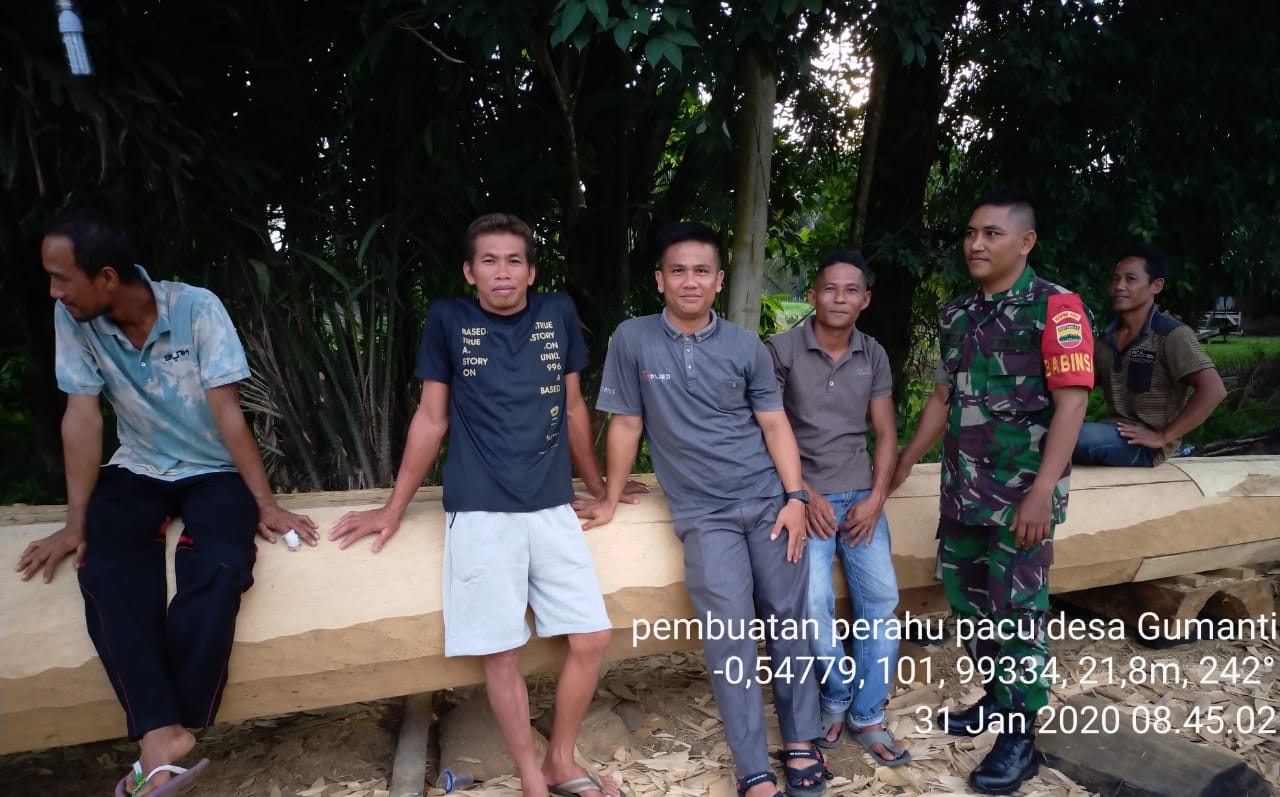 Berkunjung Kedesa Serda Rico Ajak Pemuda Suport Perahu Baru Gumanti