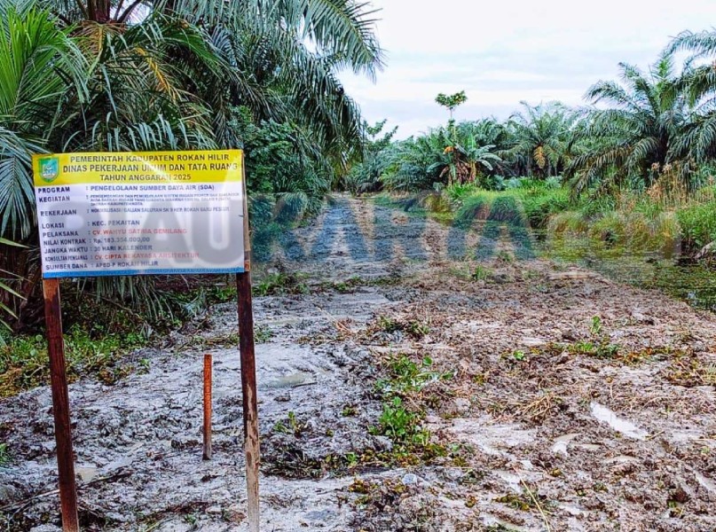 Normalisasi Parit Rokan Baru Pesisir, PUTR Rohil Dapat Apresiasi Warga