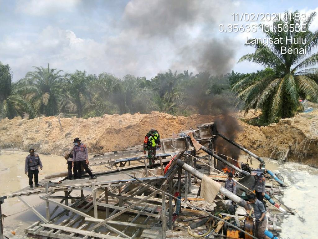Polres Kuansing, TNI dan Pemerintah Desa Bersinergis Tertibkan PETI di Desa Marsawa
