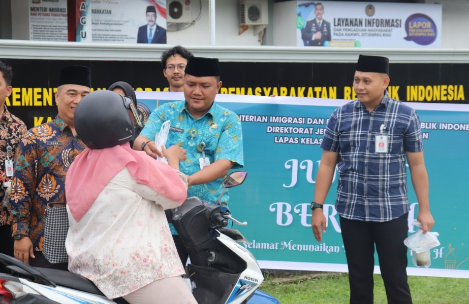 Lapas Kelas IIB Pasir Pangaraian Bagikan Takjil Gratis di Bulan Ramadhan 1446 H