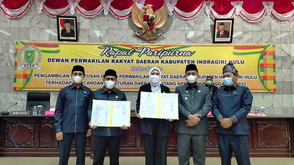 Dihadiri Bupati dan Wabup Inhu, DPRD Sahkan Ranperda APBD Inhu Tahun 2022 Sebesar Rp1,4 Triliun