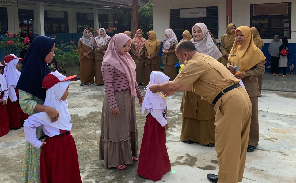 SDN 001 Pangkalan Kasai Sambut Murid Baru dengan Semarak MPLS Hari Pertama