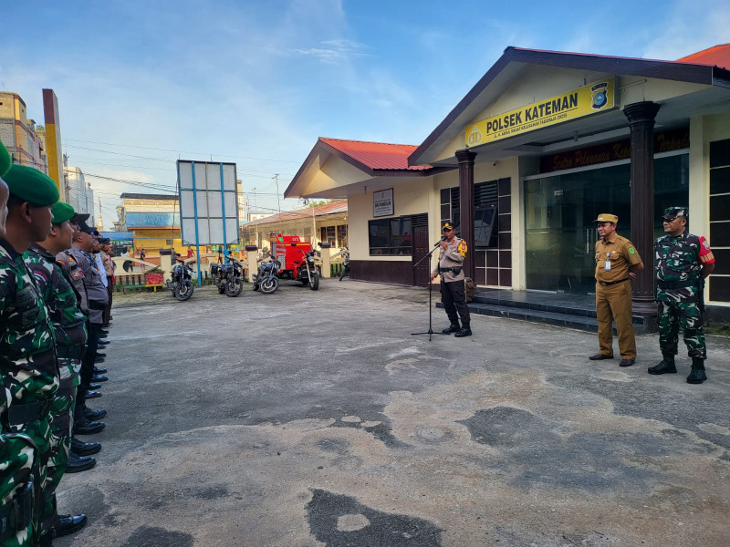 Polsek Kateman Gelar Apel Gabungan Operasi Lilin Lancang Kuning 2024 untuk Amankan Natal dan Tahun Baru