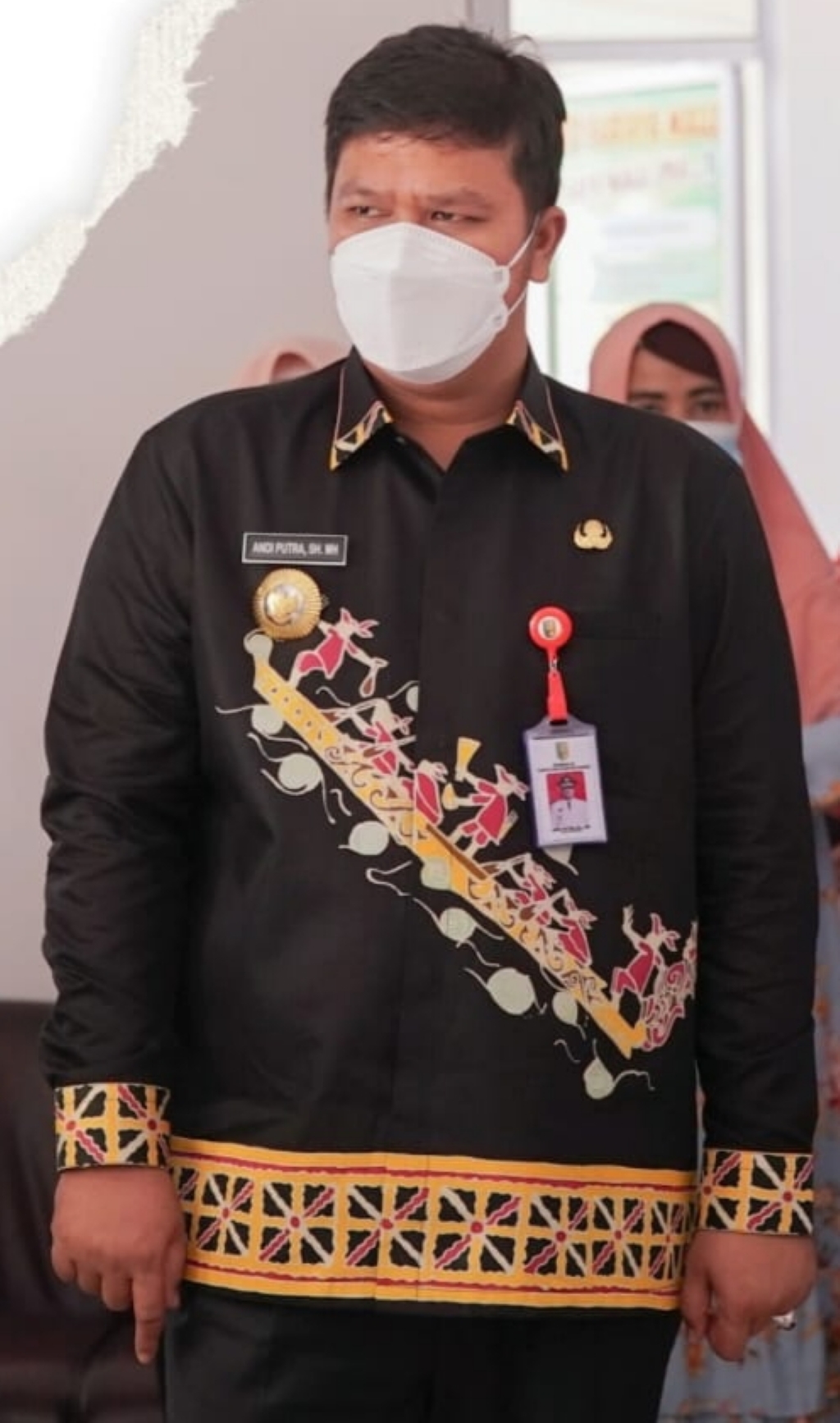 Galakkan Pakai Batik Kuansing, Bupati Andi: Ayo Cintai Produk Lokal