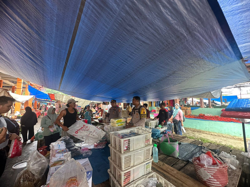 Sambangi Masyarakat Petonggan, Polsek Kelayang Bawa Pesan Pemilu Damai