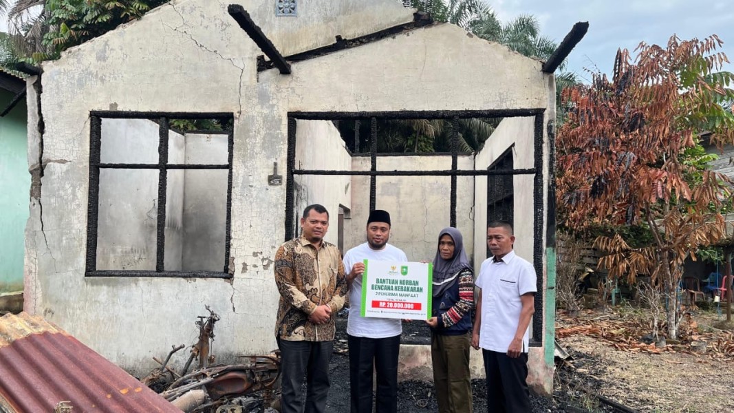 Peduli Korban Kebakaran, BAZNAS Riau Bantu Rehabilitasi Rumah Warga Inhu
