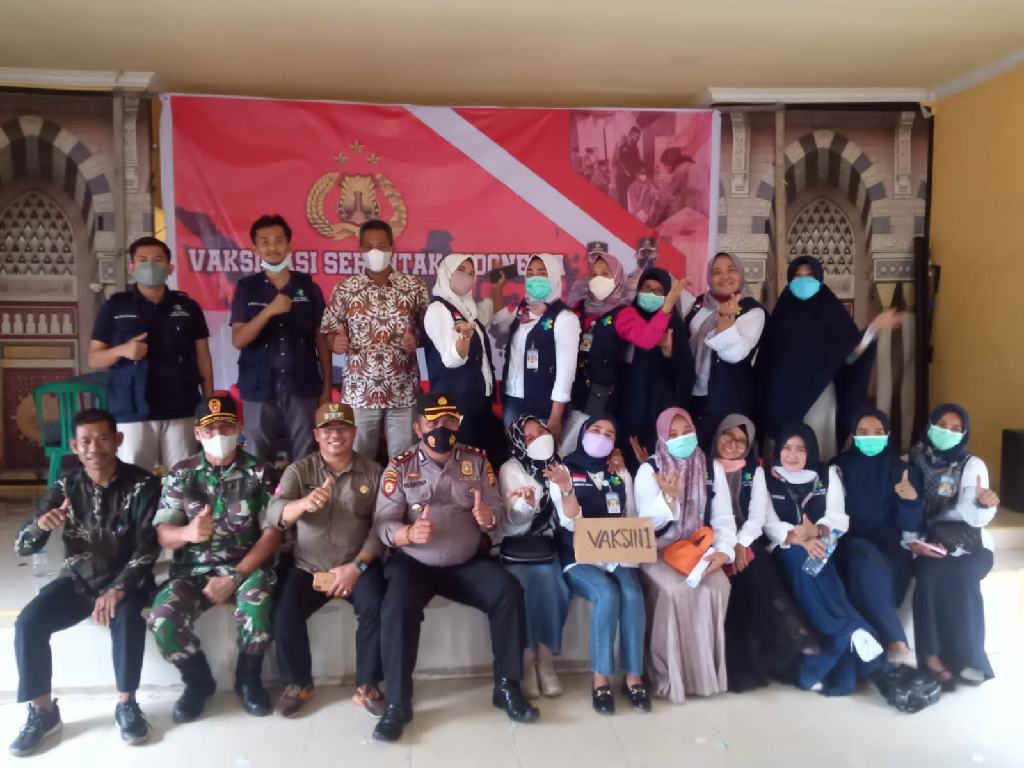 Poliklinik Polres Kampar Bersama UPT Puskesmas Petapahan Gelar Vaksinasi 