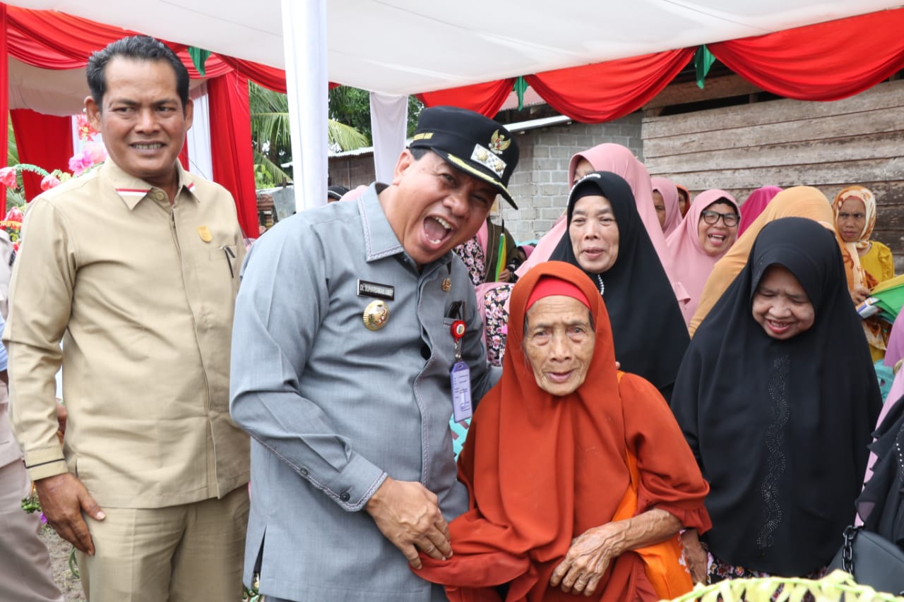Panen Raya Padi Di Pulau Lancang Suhardiman Amby  Pertanian Ujung Tombak Pembangunan