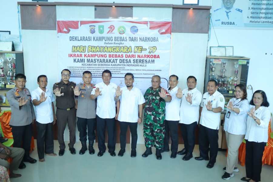 Dengan Diprakarsai Polres Inhu Dimomen Hari Bhayangkara, Warga Desa Seresam Deklarasi Kampung Bebas Narkoba