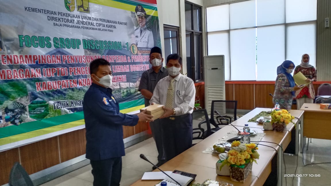 Susun Ranperda UPTD Pengelolaan Air Limbah Domestik, Bupati  Apresiasi Peran BPPW Riau