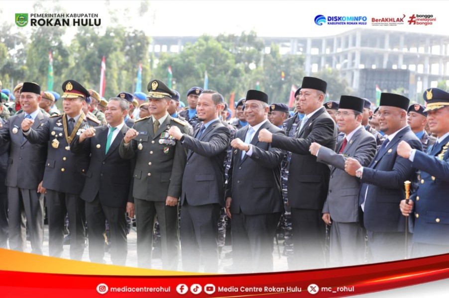 Bupati Rohul Hadiri Upacara HUT ke-80 TNI di Pekanbaru